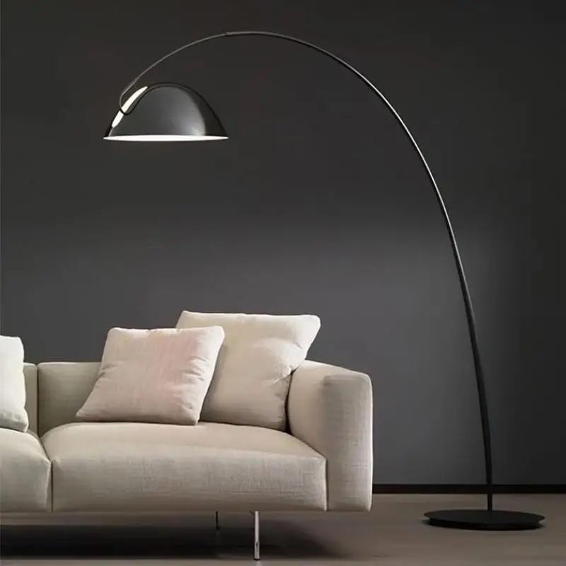 Moly Curved lamp with a metal base