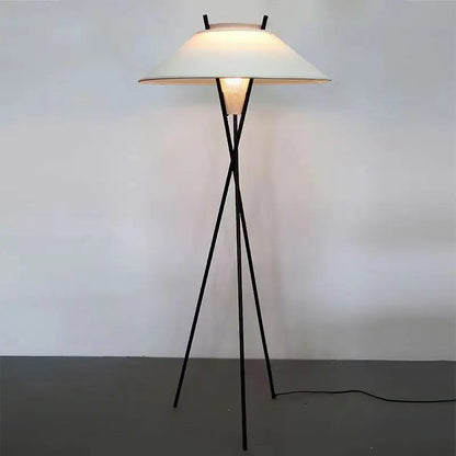 Elegant hat floor lamp