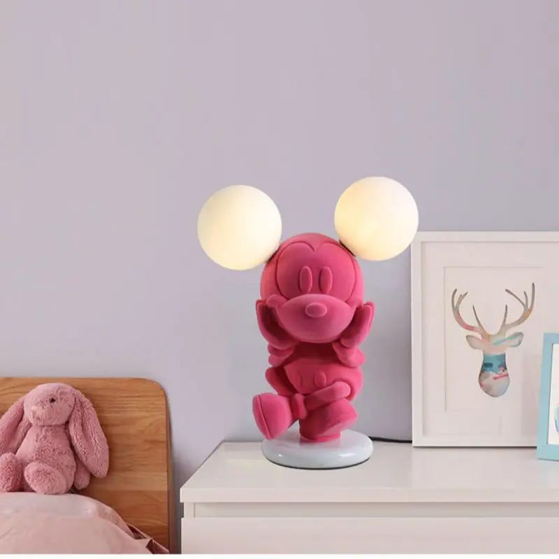 Minnie Mouse table lamp