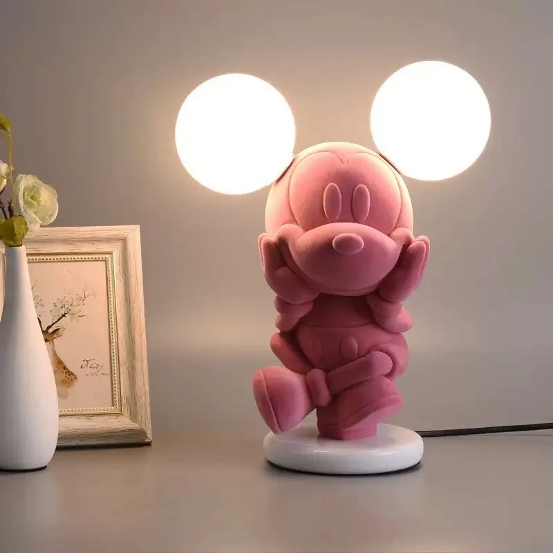 Minnie Mouse table lamp