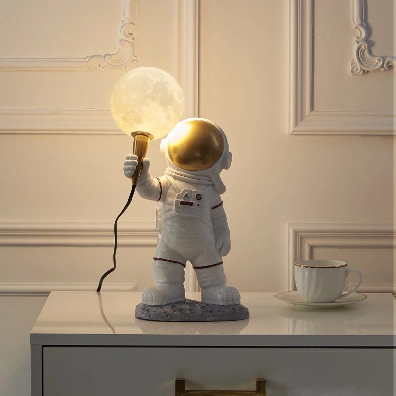 Space man table lamp