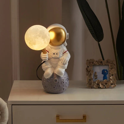 Space man table lamp